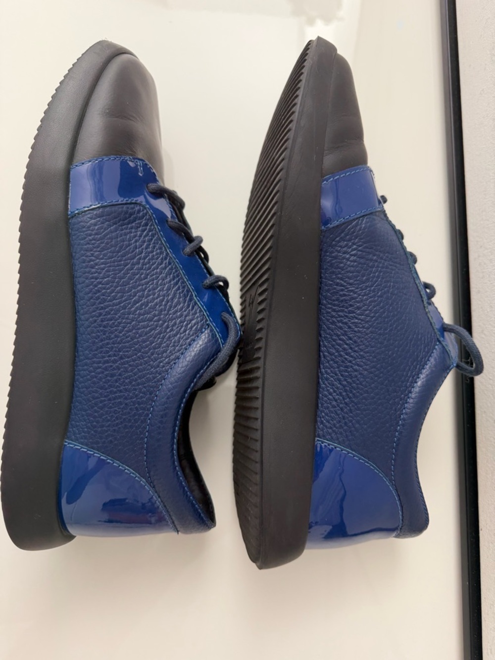 Giuseppe Zanotti Black and Blue Leather Lace-Up Sneakers - Picture 3 of 5